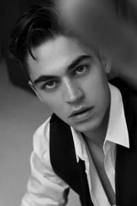 Hero Fiennes Tiffin profile