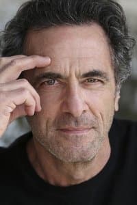 Robin Thomas profile