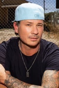 Tom DeLonge profile